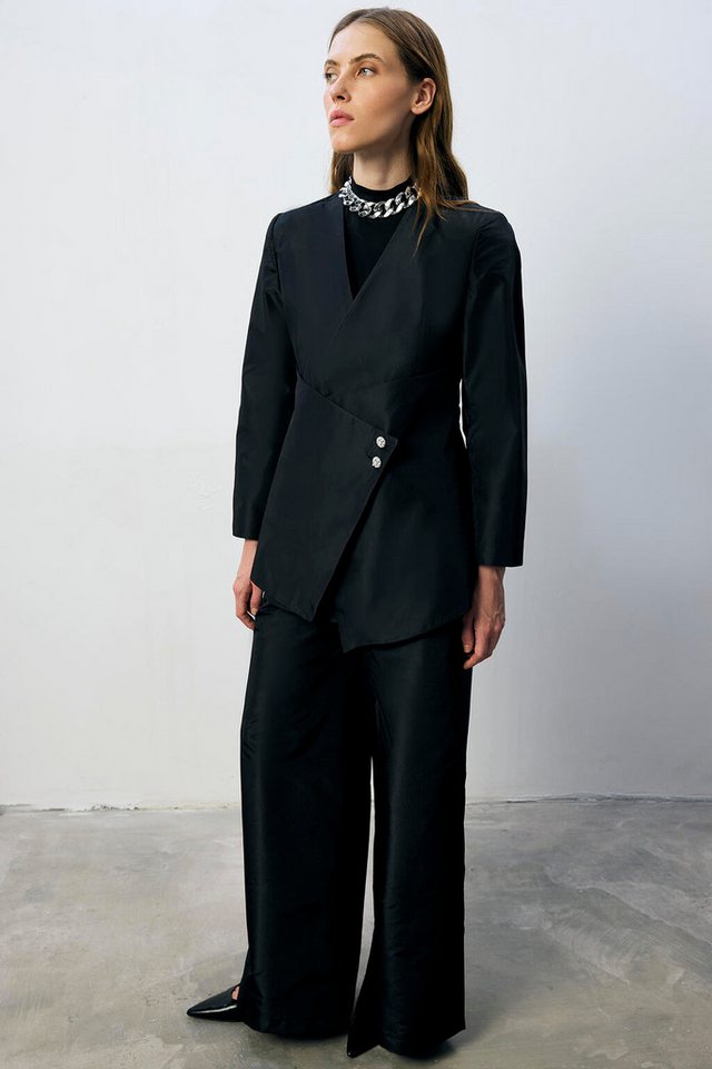 touche prive Fleeceweste ASYMMETRISCHES JACKEN- UND HOSENSET MIT KNOPFDETAILS touche prive Fleeceweste ASYMMETRISCHES JACKEN- UND HOSENSET MIT KNOPFDETAILS von touche prive