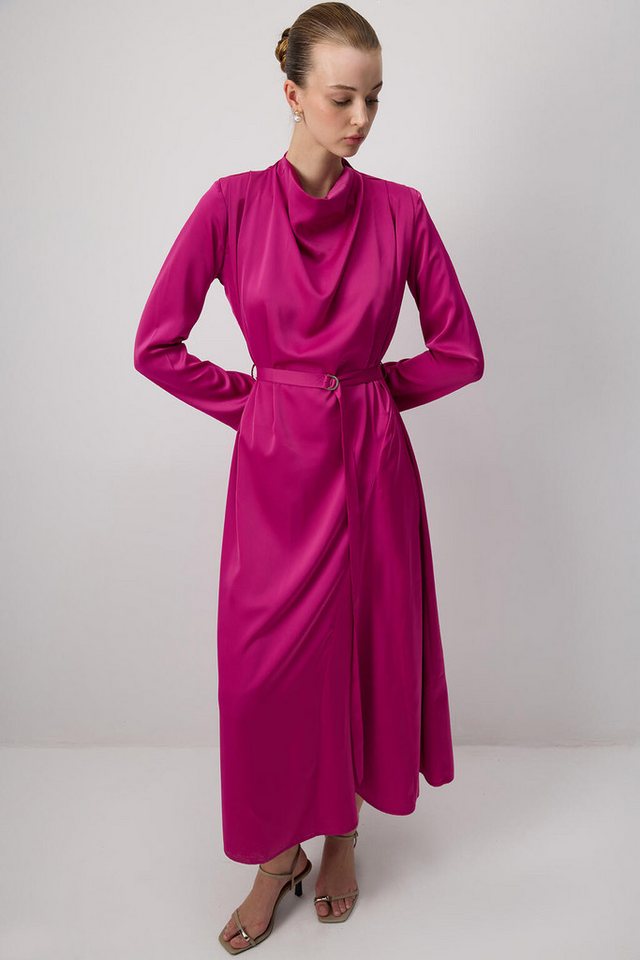 touche prive Maxikleid GEPOLSTERTES SATINKLEID von touche prive