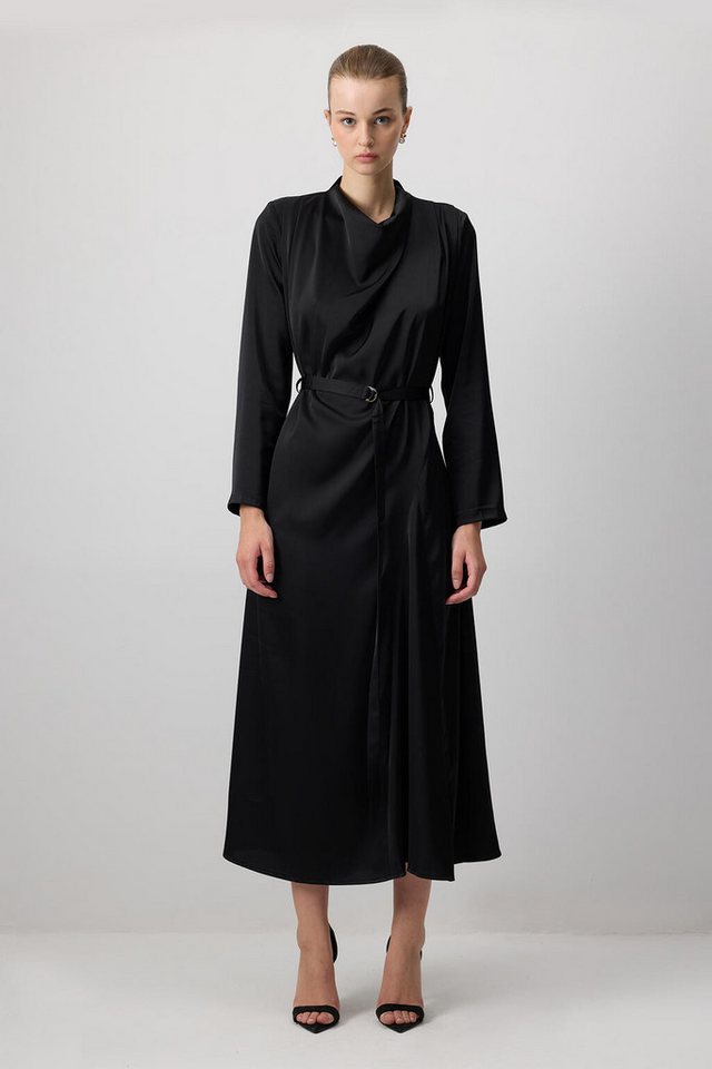 touche prive Maxikleid GEPOLSTERTES SATINKLEID von touche prive
