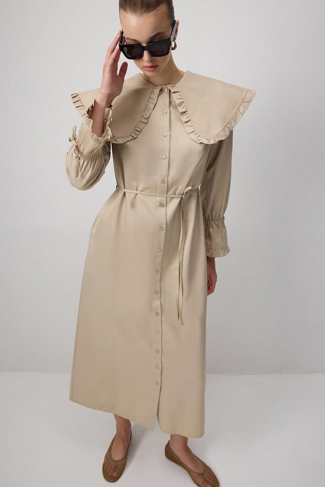 touche prive Maxikleid Hemdblusenkleid mit breitem Kragen und Rüschen von touche prive