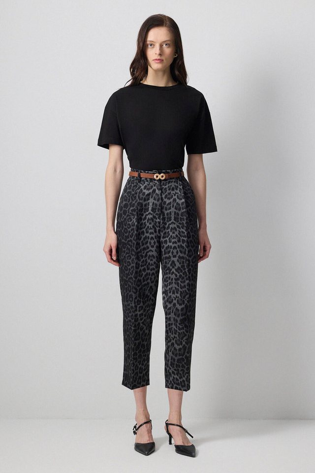 touche prive Stoffhose Karottenhose mit Leopardenmuster von touche prive