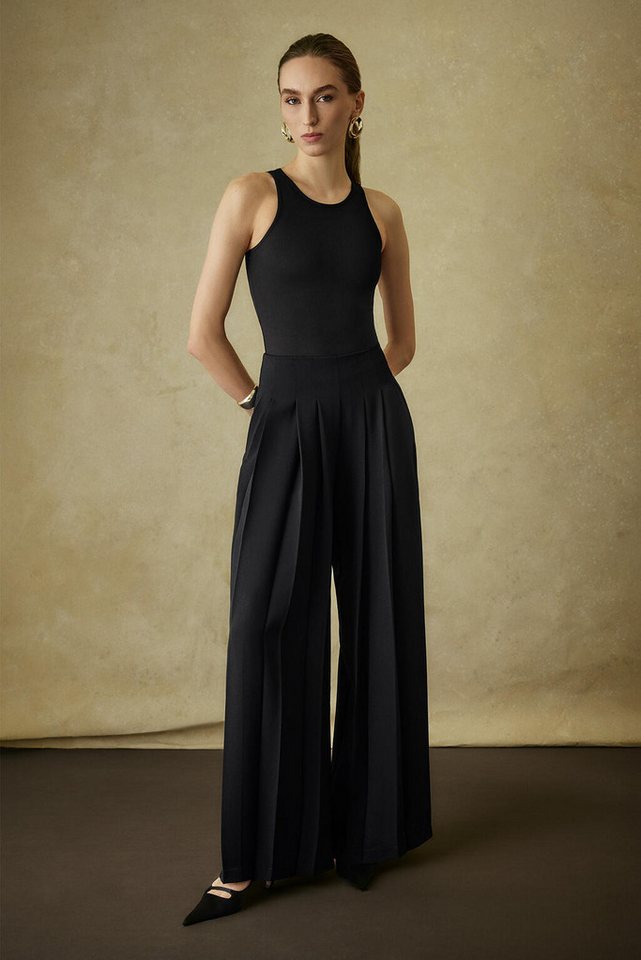 touche prive Stoffhose Plissierte Crêpe-Hose mit weitem Bein von touche prive