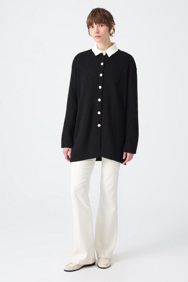 touche prive Strickjacke LANGE STRICKJACKE MIT GOLDENEN KNÖPFEN von touche prive