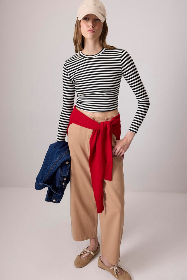 touche prive T-Shirt GESTREIFTES BASIC-STRICK-T-SHIRT AUS 100 % BAUMWOLLE von touche prive