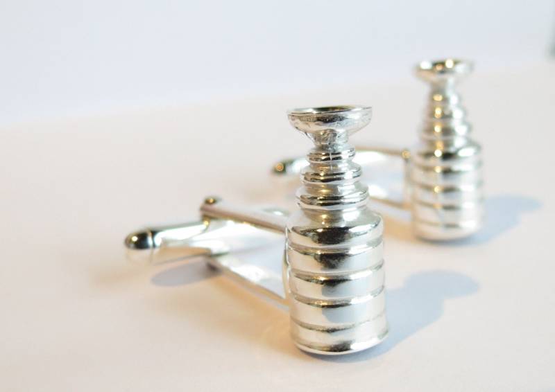 Herren Sterling Silber Trophy Cup Hockey Manschettenknöpfe. Massiv Hochzeitsgeschenk Herren Sterling Silber Trophy Cup Hockey Manschettenknöpfe. Massiv Hochzeitsgeschenk von touchthedutch