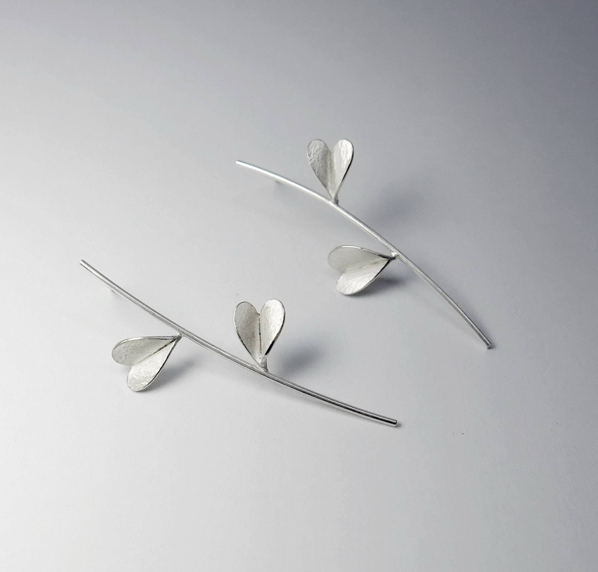 Handgefertigte Love Leaves Ohrringe Aus Massivem Silber, About Collection Handgefertigte Love Leaves Ohrringe Aus Massivem Silber, About Collection von touratour