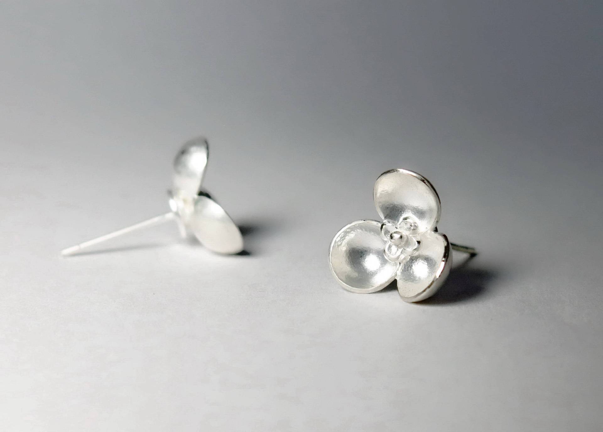 Natur-Kleine Silber Blumen Ohrringe/Handgefertigt, Ohrstecker Natur-Kleine Silber Blumen Ohrringe/Handgefertigt, Ohrstecker von touratour