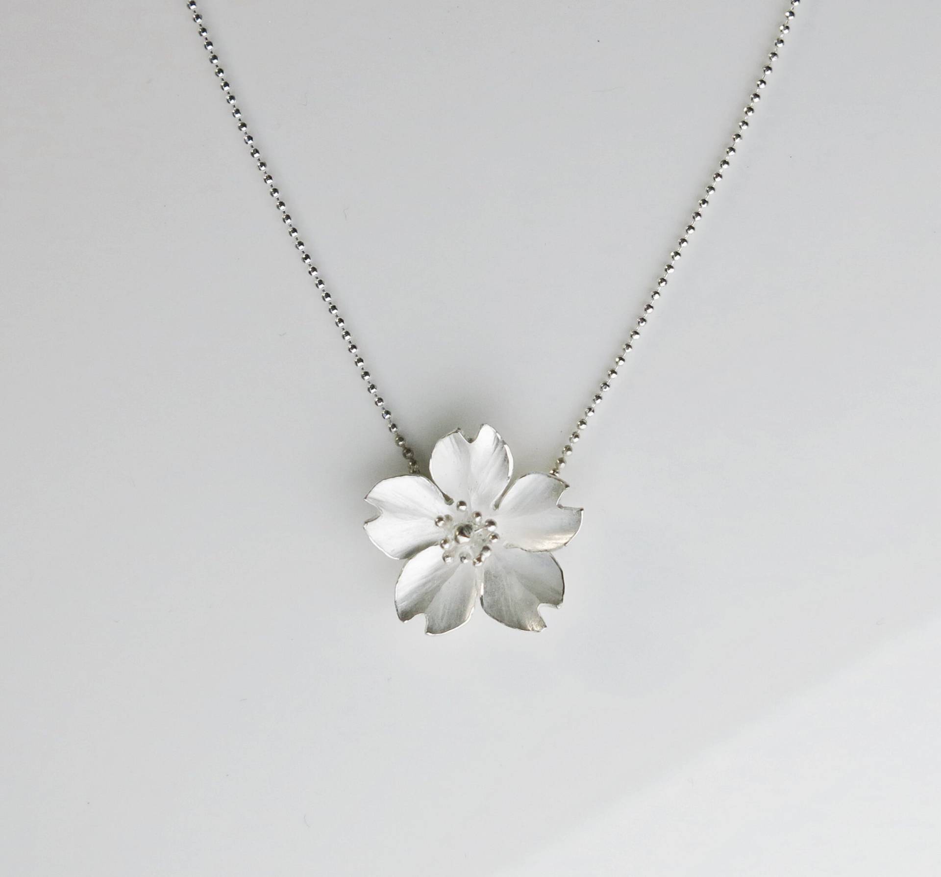 Saison-Kirschblüten-Silber Schlüsselbeinkette/Handgemacht Saison-Kirschblüten-Silber Schlüsselbeinkette/Handgemacht von touratour