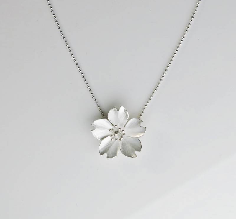 Saison-Kirschblüten-Silber Schlüsselbeinkette/Handgemacht Saison-Kirschblüten-Silber Schlüsselbeinkette/Handgemacht von touratour