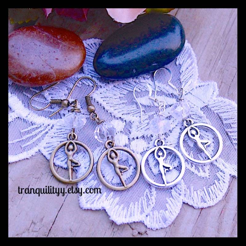 Baum Pose Yoga Ohrringe Kristallperle, Silber Oder Bronze Baum Pose Yoga Ohrringe Kristallperle, Silber Oder Bronze von tranquilityy
