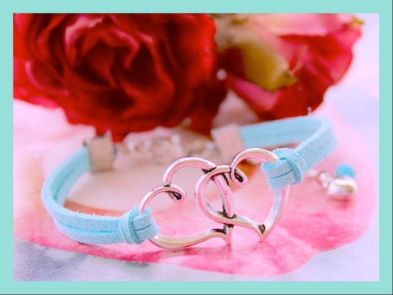 Doppelherz Armband Aus Wildlederimitat Verstellbarer Anhänger, Wählen Sie Ihre Farbe Doppelherz Armband Aus Wildlederimitat Verstellbarer Anhänger, Wählen Sie Ihre Farbe von tranquilityy