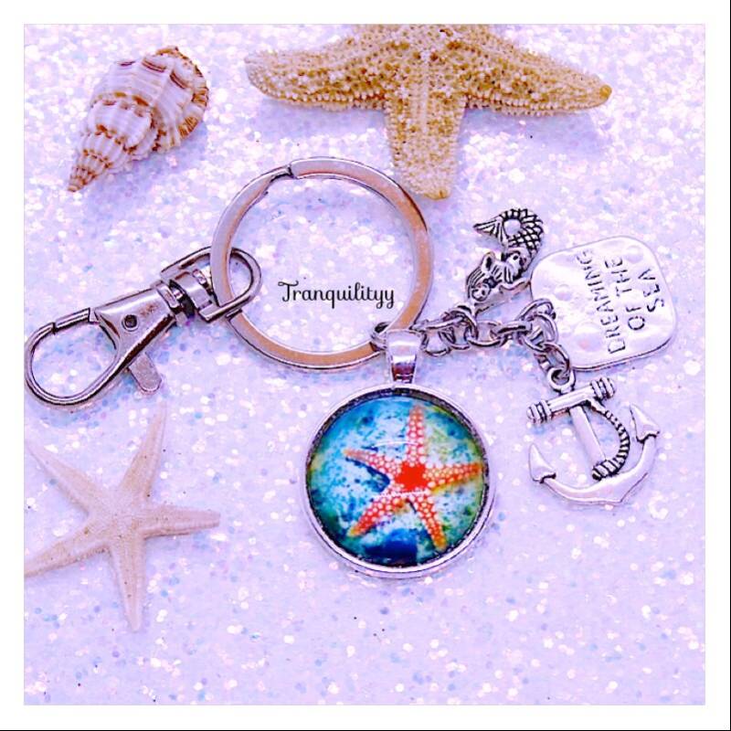 Handgemachter Seestern-Schlüsselanhänger Mit Charm Handgemachter Seestern-Schlüsselanhänger Mit Charm von tranquilityy