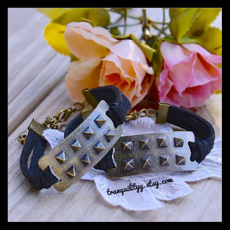 Handgemachtes Gothic Nieten Armband Punk Kunstleder Unisex Schmuck Handgemachtes Gothic Nieten Armband Punk Kunstleder Unisex Schmuck von tranquilityy