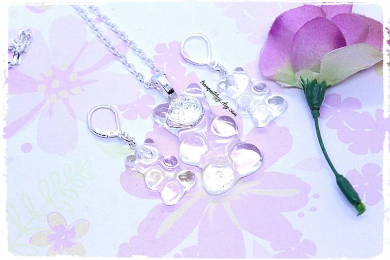 Ohrhänger Und Kette Im Set Handgefertigter Schmuck Aus Harz von tranquilityy