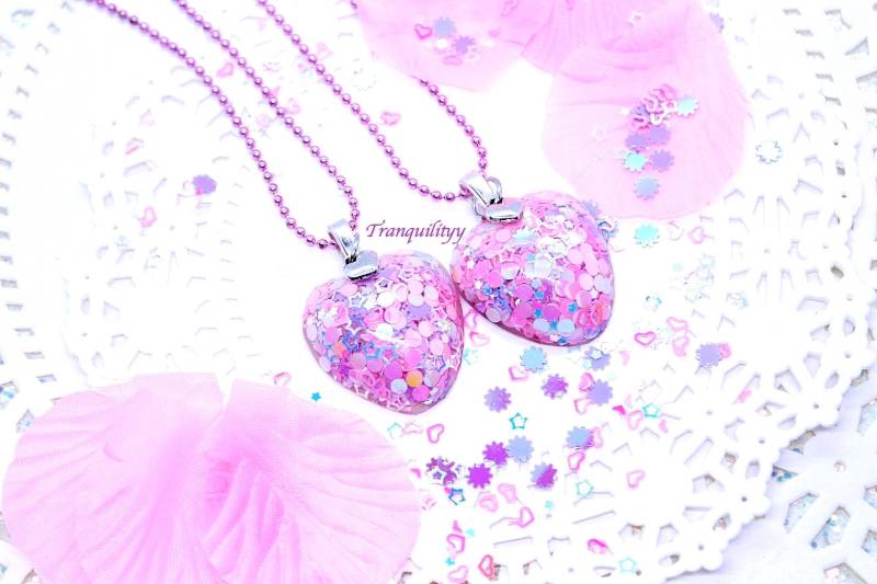 Pastel Sprinkle Herz-Halskette Kawaii Glitter-Harz-Anhänger Pastel Sprinkle Herz-Halskette Kawaii Glitter-Harz-Anhänger von tranquilityy