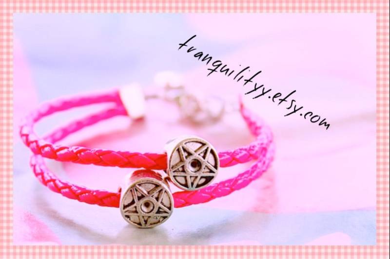 Pentagramm Armband Hot Pink Geflochtene Kunstleder Einstellbar Charm Pentagramm Armband Hot Pink Geflochtene Kunstleder Einstellbar Charm von tranquilityy