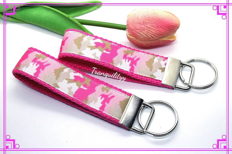 Pink Cameo Schlüsselanhänger & Schlüsselanhänger - Tranquility Von'dez von tranquilityy