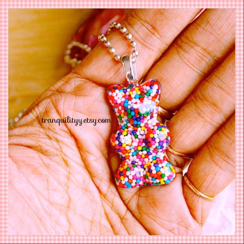 Regenbogen Sprinkle Gummibärchen Kette Süßigkeitsschmuck, Kawaii Anhänger Regenbogen Sprinkle Gummibärchen Kette Süßigkeitsschmuck, Kawaii Anhänger von tranquilityy