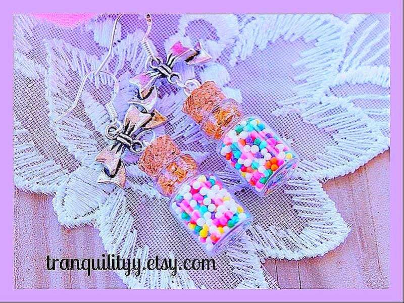 Sprenkelflasche-Ohrringe Candy Charm, 925 Silber Haken Sprenkelflasche-Ohrringe Candy Charm, 925 Silber Haken von tranquilityy