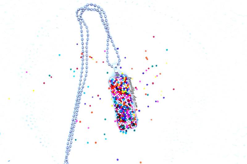 Kawaii Regenbogen Streuseln Halskette Aus Resin Candy Bar Anhänger Kawaii Regenbogen Streuseln Halskette Aus Resin Candy Bar Anhänger von tranquilityy