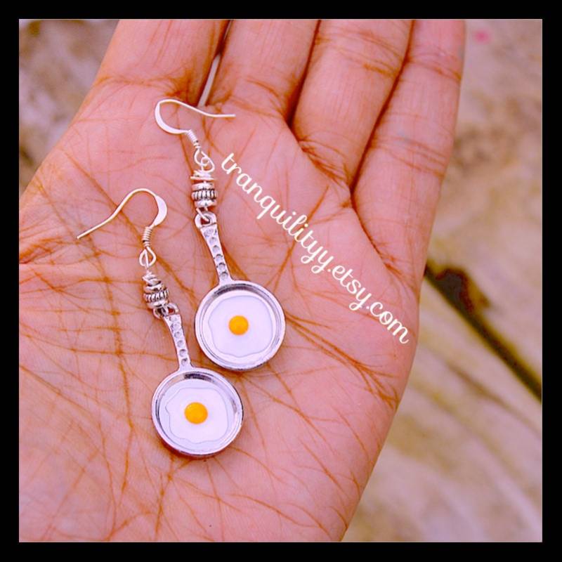 Sunny Side Up Spiegelei Ohrringe Neuheit Essen Schmuck Sunny Side Up Spiegelei Ohrringe Neuheit Essen Schmuck von tranquilityy