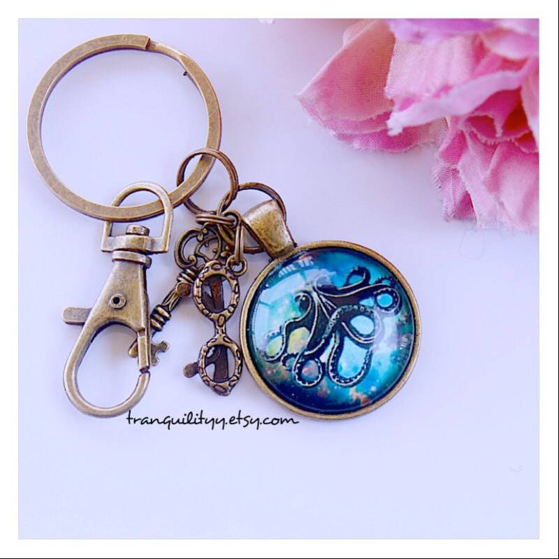 steampunk Oktopus Schlüsselanhänger Bronze Anhänger, Glas Cabochon steampunk Oktopus Schlüsselanhänger Bronze Anhänger, Glas Cabochon von tranquilityy
