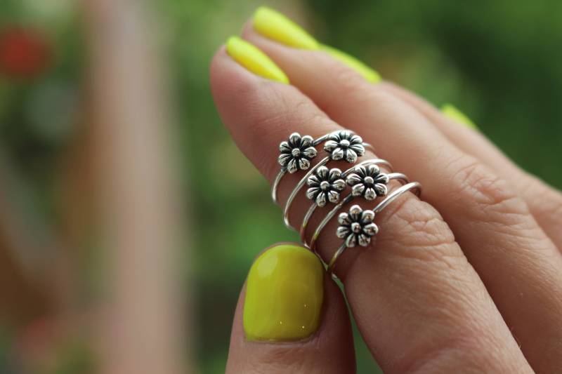 sterling Silber Blumen Ring, Süßer Und Einfacher Ring sterling Silber Blumen Ring, Süßer Und Einfacher Ring von trapdoorsandtrinkets
