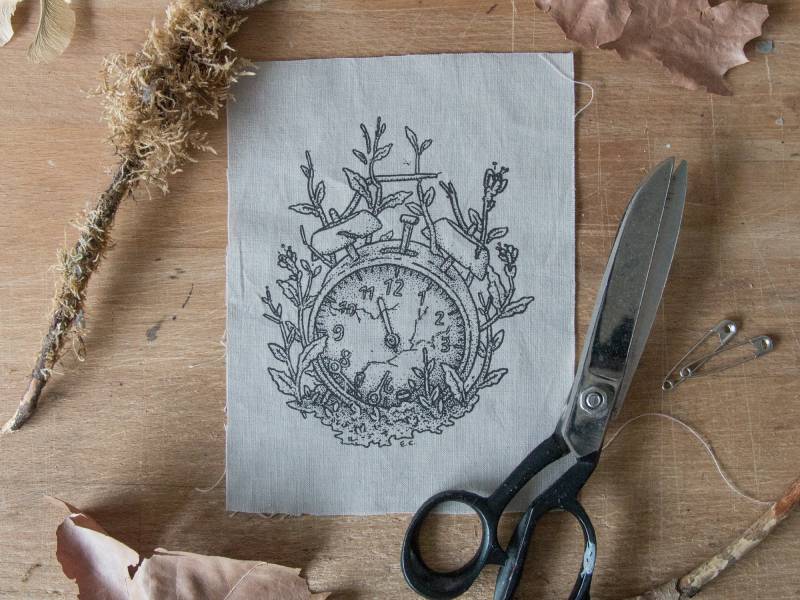 Alarm Clock Aufnäher von trashedy