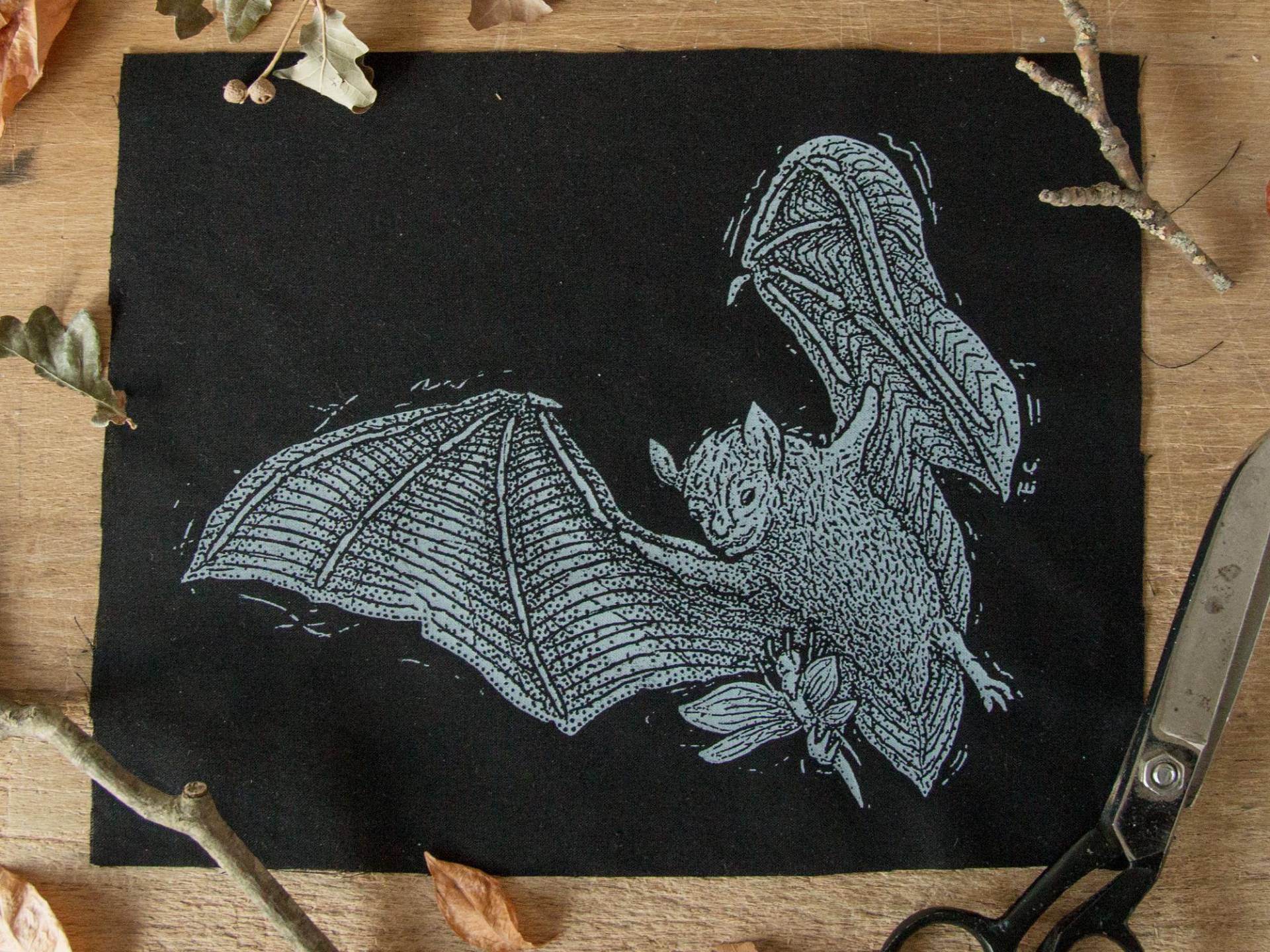 Fledermaus Mit Beute Aufnäher von trashedy