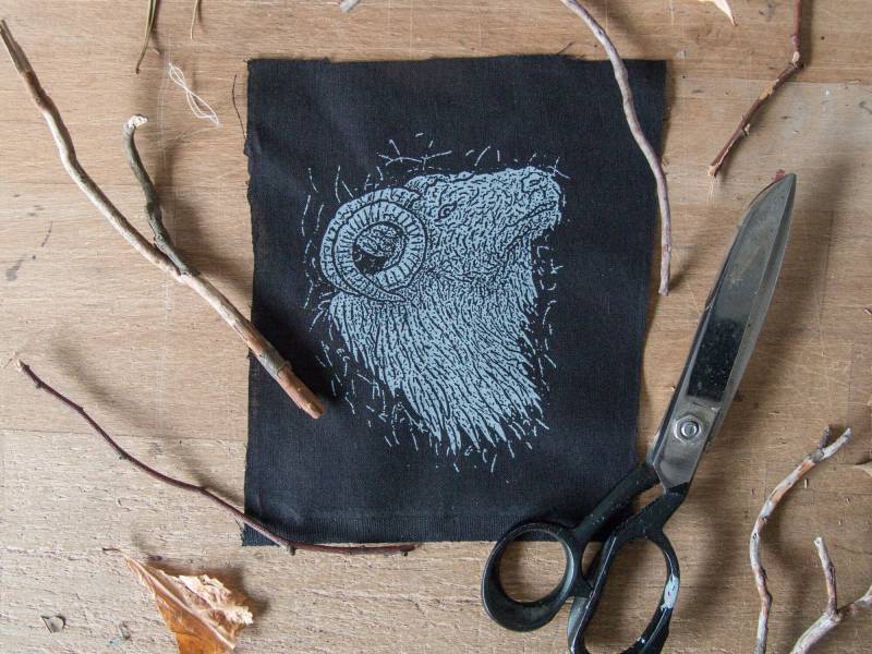 Aries Bust Aufnäher von trashedy