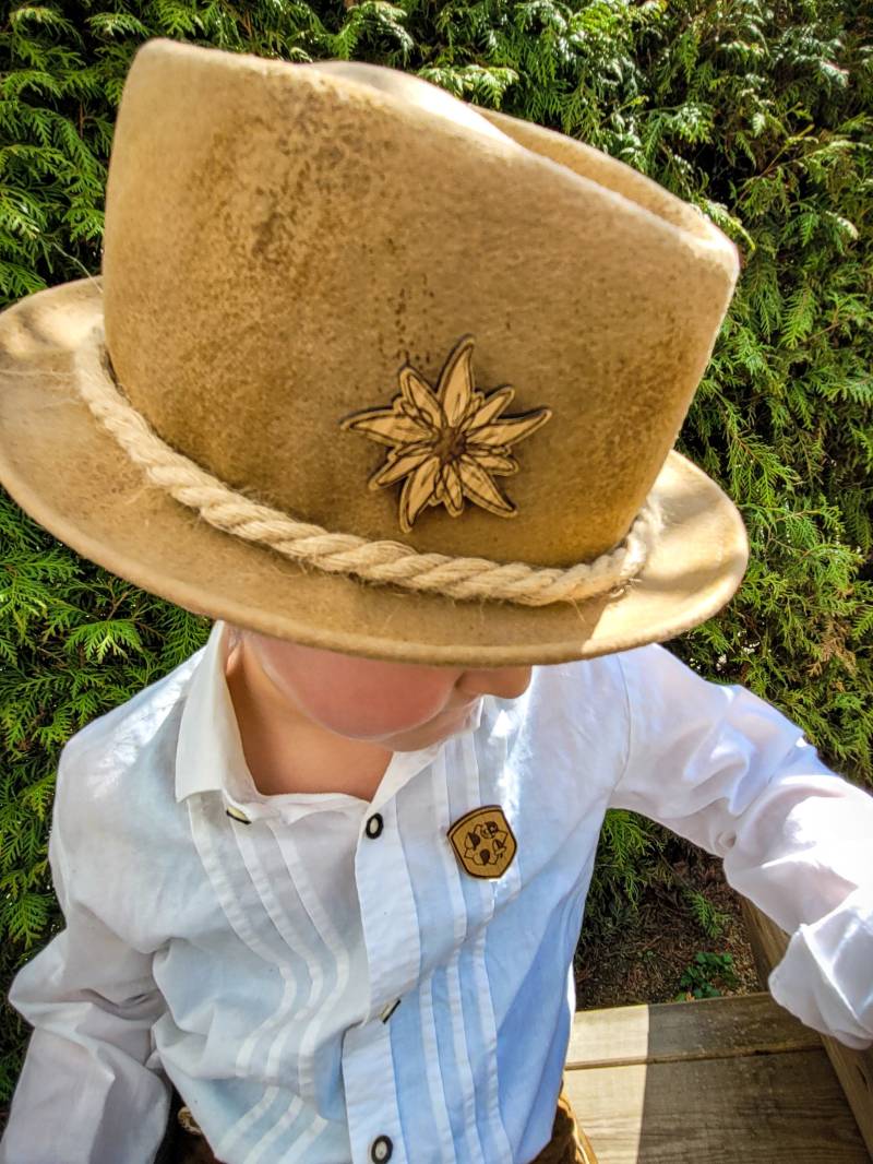 Edelweiß Anstecker, Pins, Trachtenanstecker, Brosche, Anstecknadel, Holzanstecker, Holzpin Edelweiß Anstecker, Pins, Trachtenanstecker, Brosche, Anstecknadel, Holzanstecker, Holzpin von trauMUT