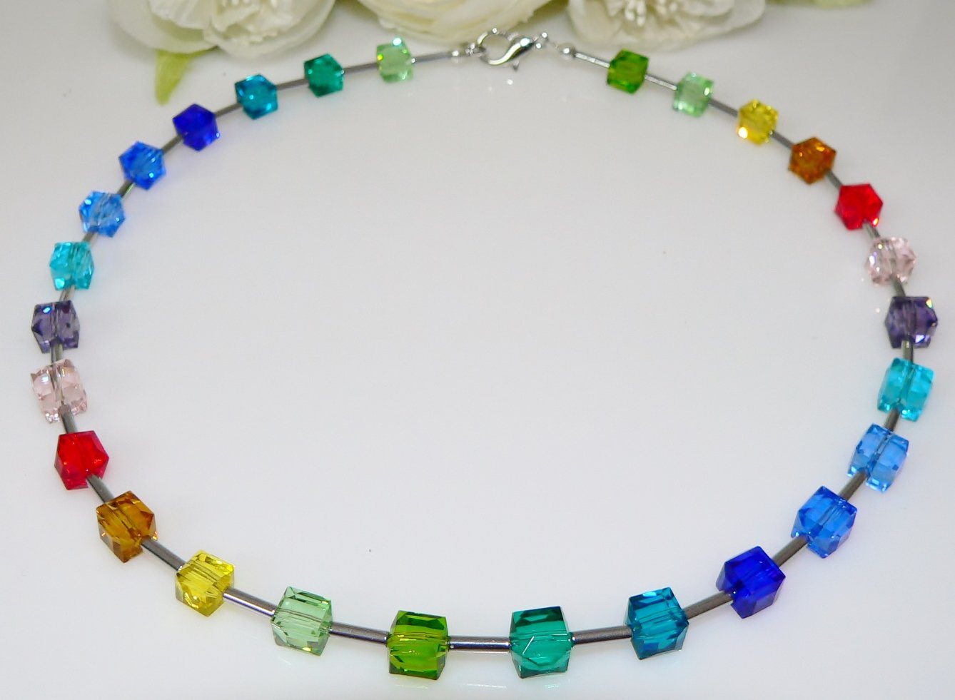 traumschmuck Collier 080a Collier Halskette Würfelkette bunt regenbogen mehrfarbig (Geschenk, Muttertag, Weihnachten, Geburtstag, Valentinstag, inkl Schmuckbox), Made in Germany von traumschmuck