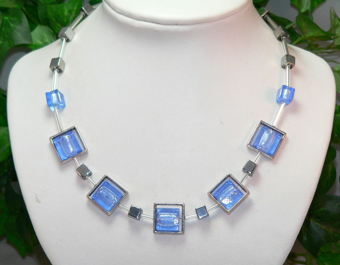 traumschmuck Collier 283b Halskette Lampwork Glas Quadrate Murano Art hellblau (Geschenk, Muttertag, Weihnachten, Geburtstag, Valentinstag, incl. Schmuckbox), handgefertigt, Made in Germany von traumschmuck