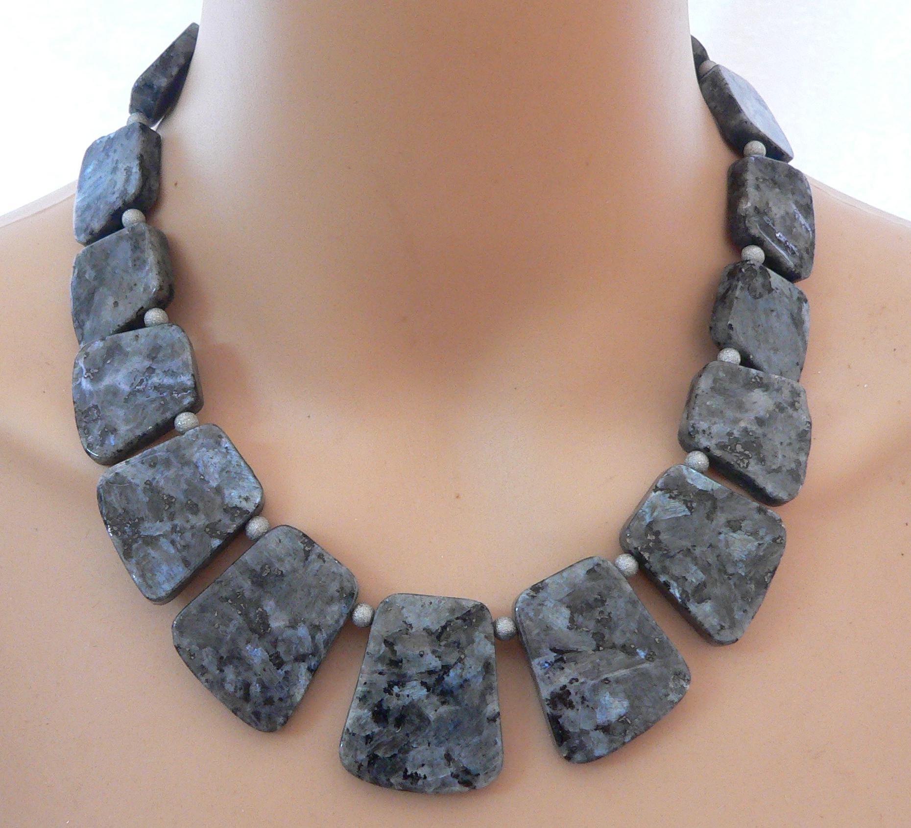 Halskette, Necklace, Statement Kette Kleopatra, Edelstein, Natürlicher Larvikit, Grau, Silberfarben, Mehrfarbig von traumschmuckshop