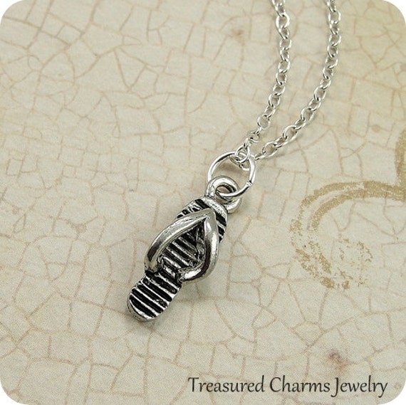 Flip Flop Halskette, Silber Sandal Charm An Einer Silbernen Kabelkette von treasuredcharms