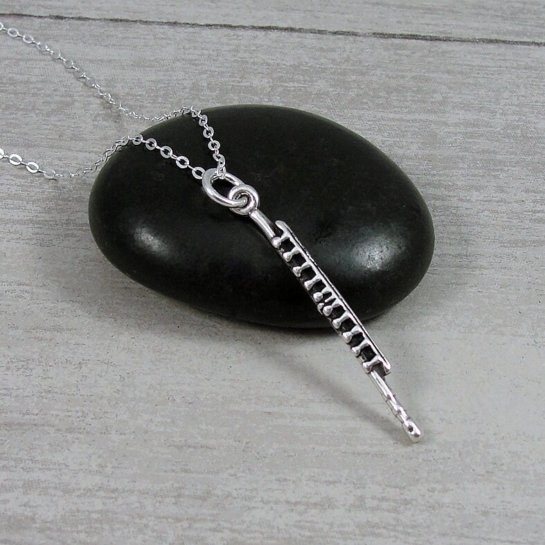 Flöte Halskette, 925 Sterling Silber Charme Holzblasornamente, Musikinstrument Charme, Geschenk, Spieler Geschenk Schmuck von treasuredcharms