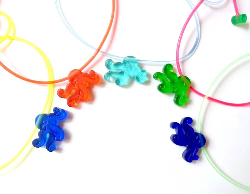 90Er Kraken Kette Neonfarben Blau Orange Rot Türkis Pink Grün Retro Schwarzlicht Leuchtend Kunstharz Oktopus Handgemacht von treasuresofsoho