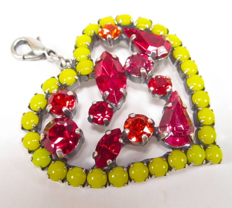 Anhänger Herz Kristall Light Siam Rot Fuchsia Hyazinth Strass Kette Gelb Germany Soho® Handmade in Cologne von treasuresofsoho