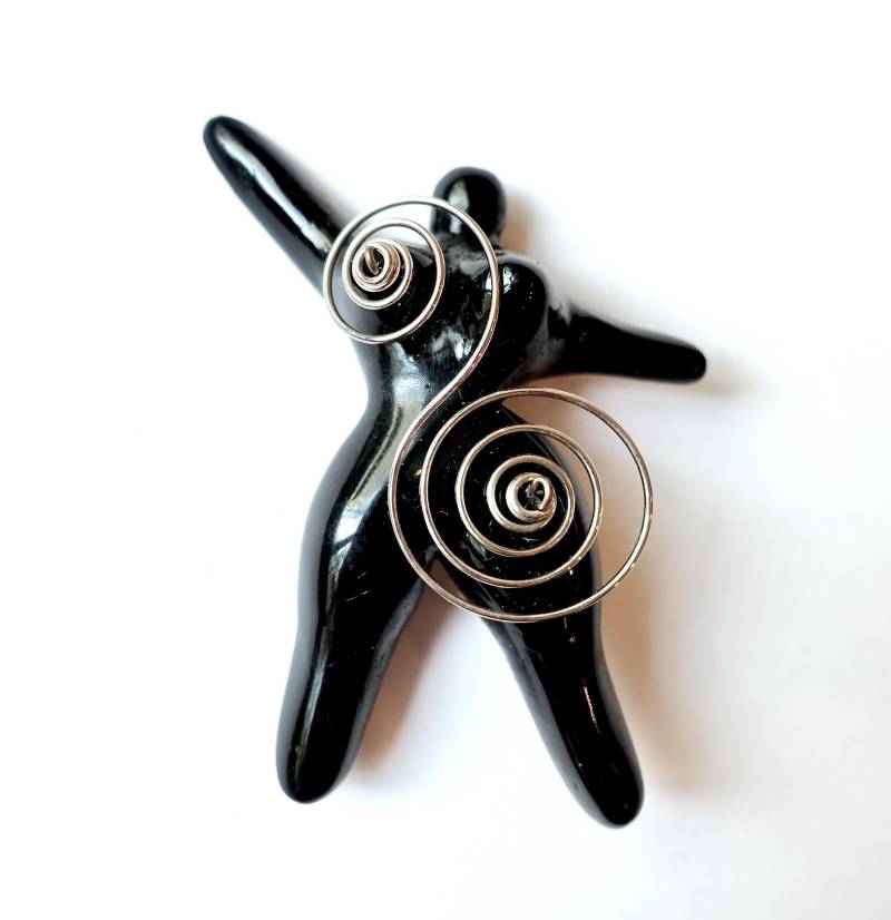 Brosche Frauenkörper Eva Schwarz Silber Spirale Kunstschmuck 8x5cm Original Soho Köln 1992 von treasuresofsoho