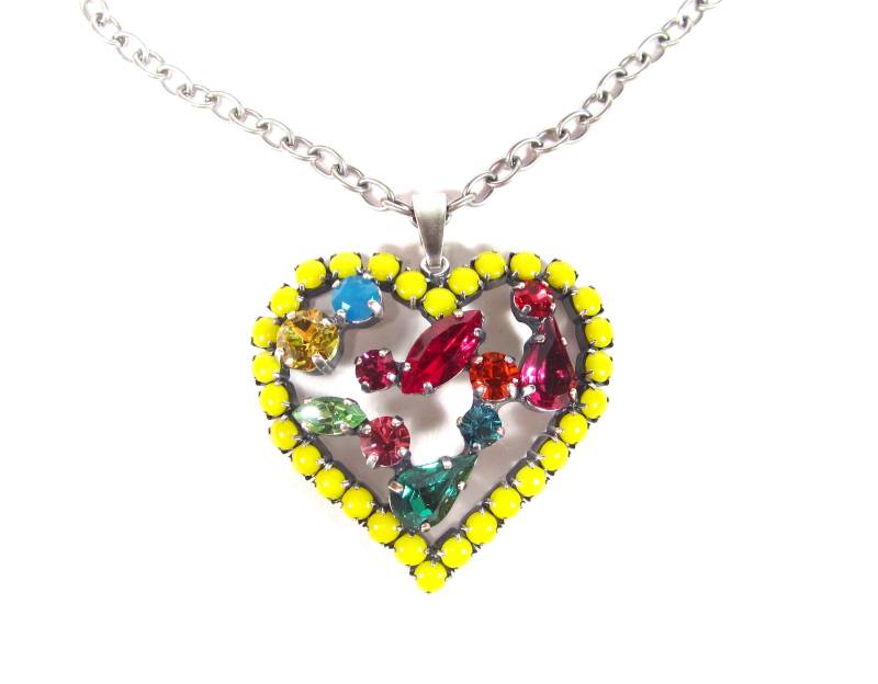 Buntes Herz Strass Kette Halskette Mit Strasssteinen Altsilber 75 cm Lange 2000 Made in Germany Buntes Herz Strass Kette Halskette Mit Strasssteinen Altsilber 75 cm Lange 2000 Made in Germany von treasuresofsoho