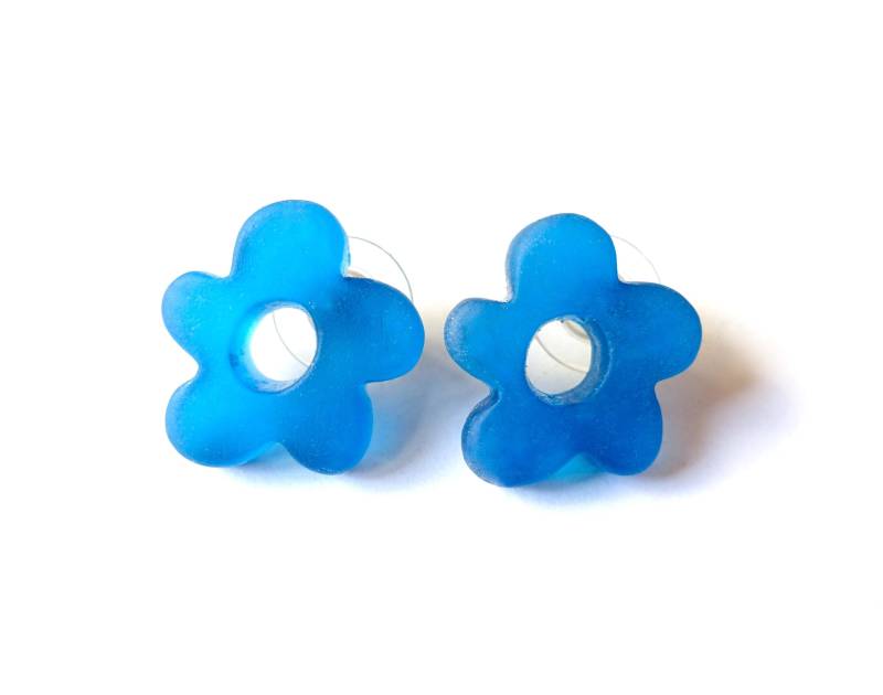 Coole Vintage 90Er Jahre Blümchen Ohrstecker Blau Retro Ohrringe Kunstharz Pop Art Schmuck 1992 Made in Cologne von treasuresofsoho