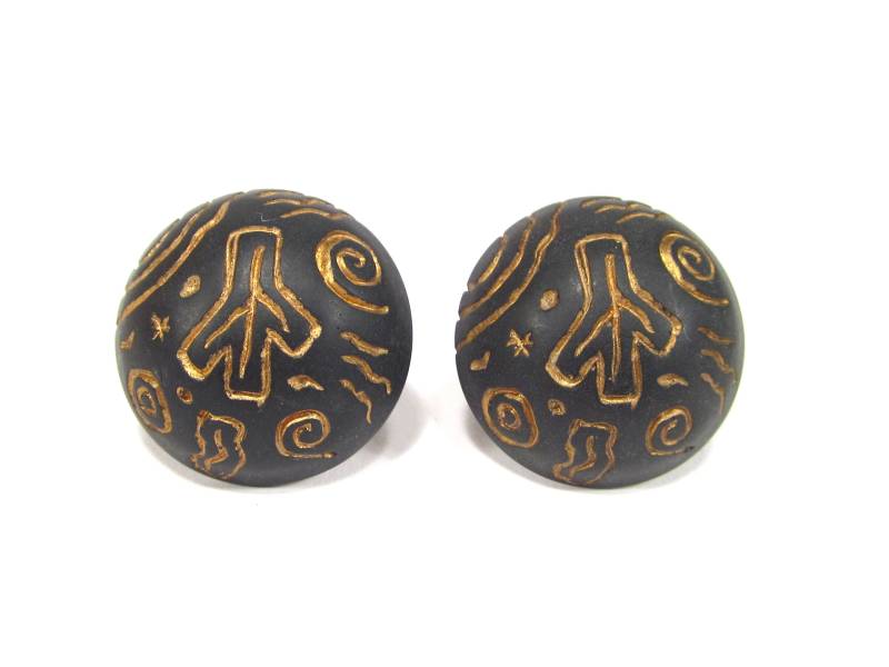 Große Ethno Ohrclips Original 80Er Jahre Kunstharz Schwarz Gold Retro 1996 Made in Cologne von treasuresofsoho