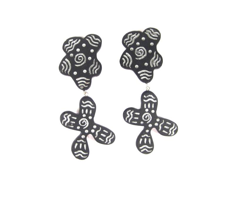 Große Ohrclips Ethno Original 80Er Jahre Kunstharz Schwarz Silber Retro 1992 Made in Cologne Große Ohrclips Ethno Original 80Er Jahre Kunstharz Schwarz Silber Retro 1992 Made in Cologne von treasuresofsoho