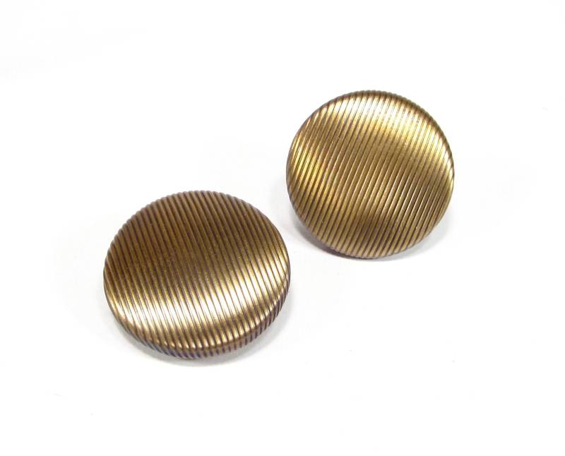 Große Runde Haute Couture Ohrclips Bronze Original 80Er Jahre Vintage Gold Retro 4 cm Streifen Made in Germany Große Runde Haute Couture Ohrclips Bronze Original 80Er Jahre Vintage Gold Retro 4 cm Streifen Made in Germany von treasuresofsoho