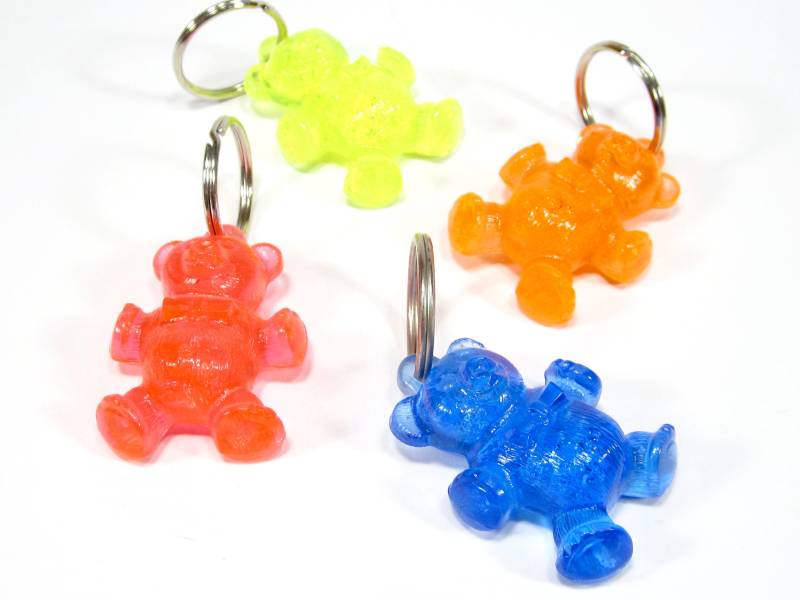 Großer Neon Bärchen Schlüsselanhänger Leuchtet Bei Schwarzlicht Blau Gelb Pink Orange Bär 90Er Jahre Made in Germany 90S Style Teddybär von treasuresofsoho