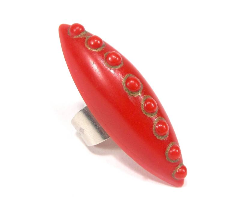Großer Roter Unikat Ring Kunstharz Resin Navette 6x2 cm Groß Handgemacht Original Soho Köln 1990 Made in Cologne Großer Roter Unikat Ring Kunstharz Resin Navette 6x2 cm Groß Handgemacht Original Soho Köln 1990 Made in Cologne von treasuresofsoho