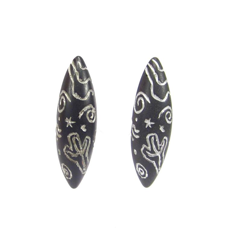 Plastik Ohrclips Groß Spitzoval Navette Resin Kunstharz Schwarz Silber 6x2cm Original Soho Köln 1993 Made in Cologne von treasuresofsoho