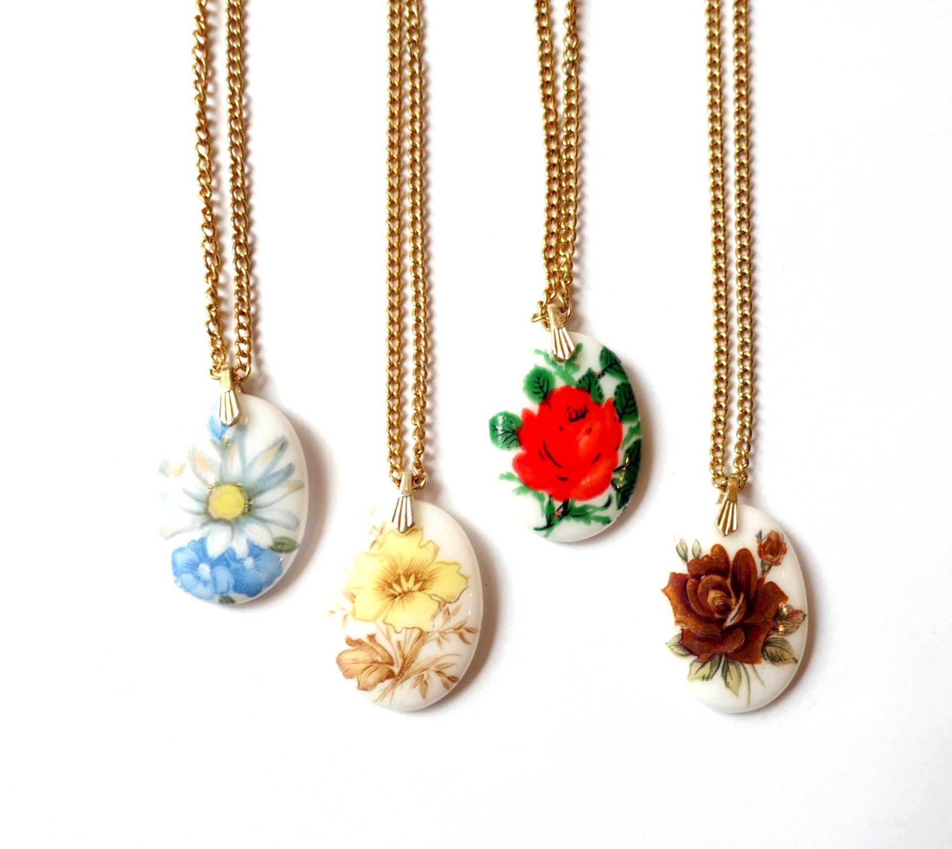 Süße Vintage Ketten Blümchen Blumen Rose Set 4 Stück Gold Kette Halskette Made in Germany von treasuresofsoho