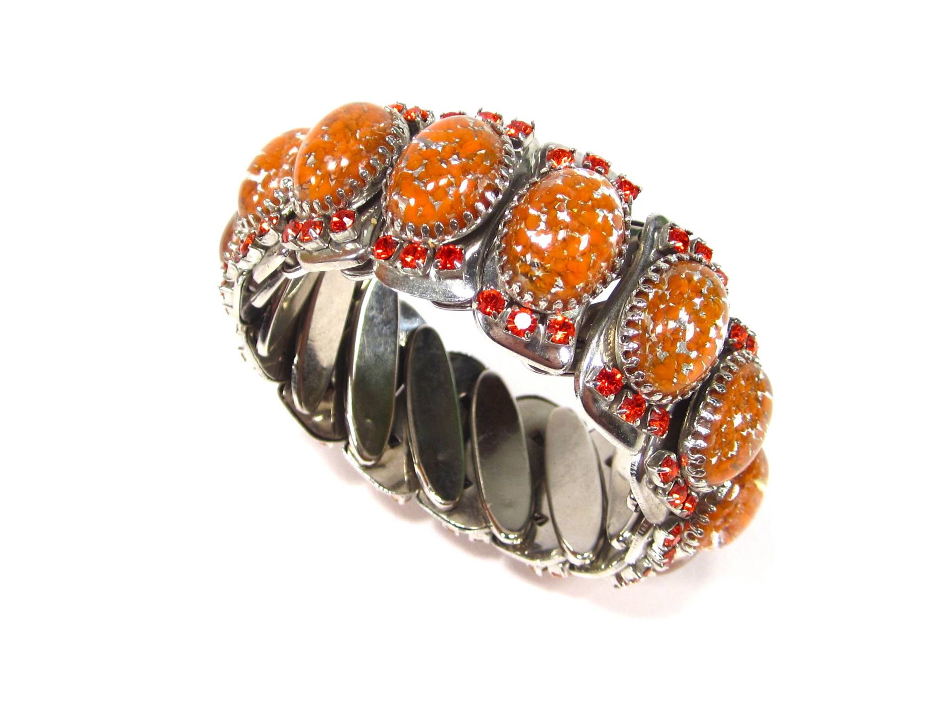 Vintage Orangener Strass Armreif Mit Handgemachten Glassteinen Größen Verstellbar 3 cm Hoch von treasuresofsoho