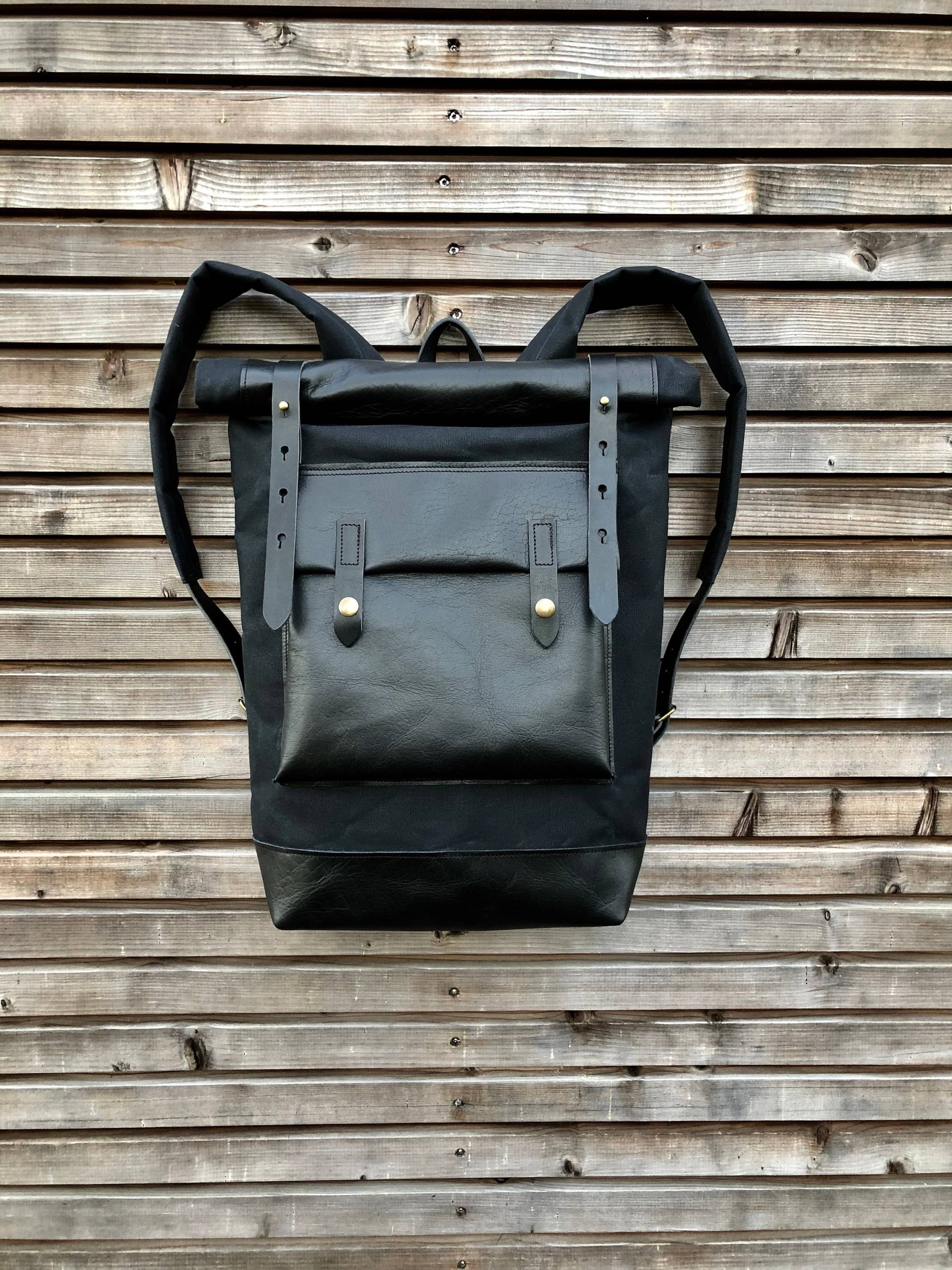 Schwarzer Gewachster Canvas Rucksack/Rucksack Mit Rolltop Und Leder Bottem Collection Unisex von treesizeverse